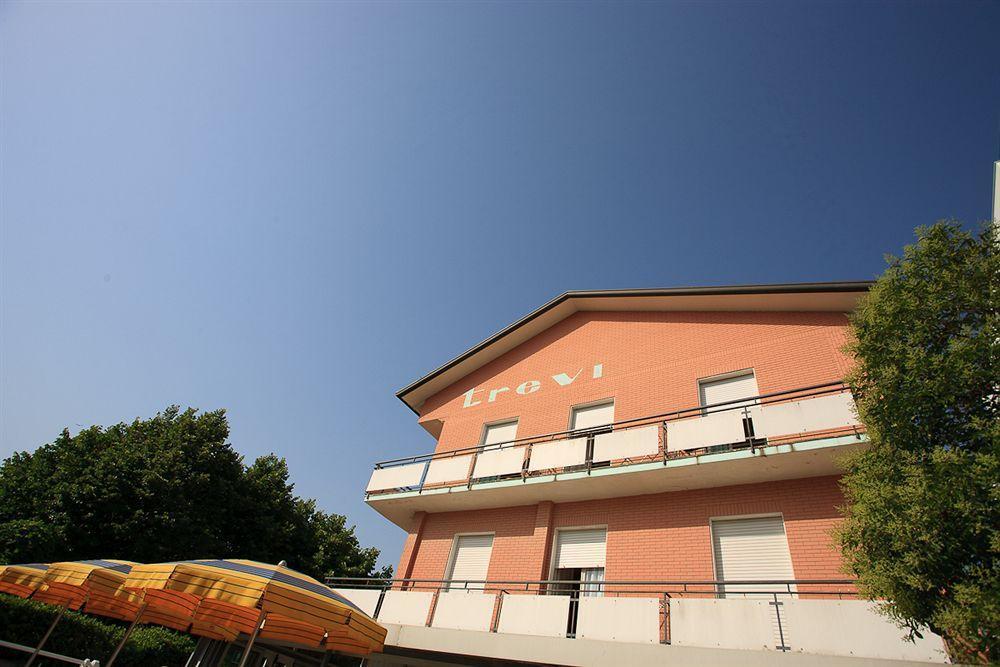 Hotel Trevi Cesenatico Exterior photo