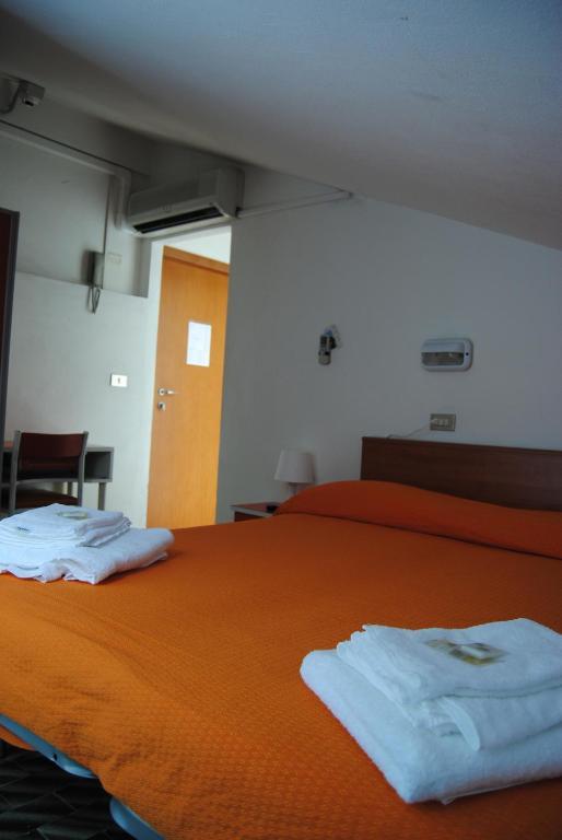 Hotel Trevi Cesenatico Room photo