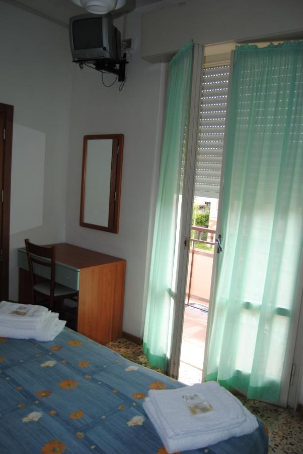 Hotel Trevi Cesenatico Room photo